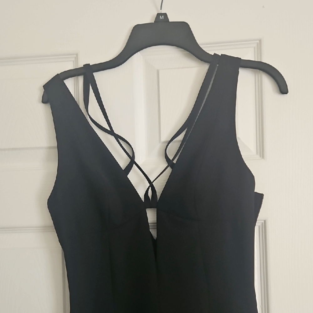 Elegant Black Sleeveless Dress